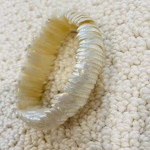 White shell bracelet